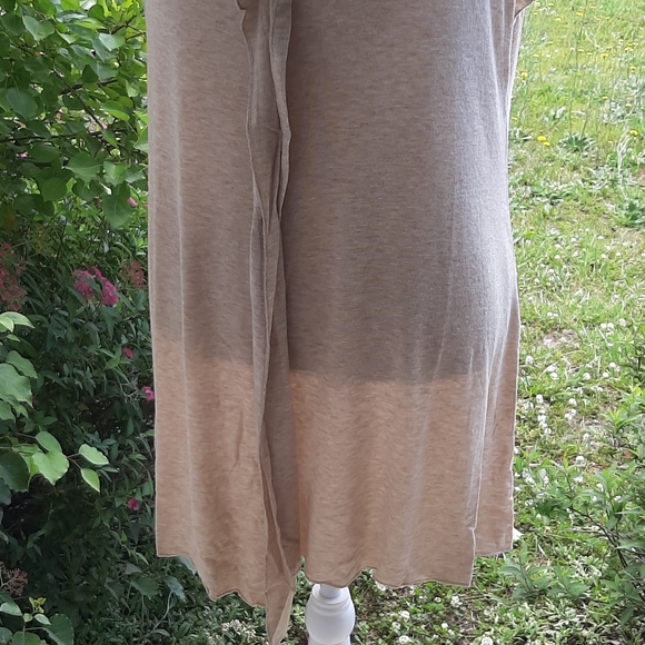 🆕️ Ruffle V-neck Tunic - Picture 10 of 12